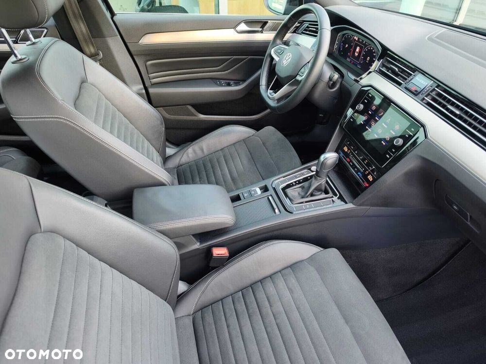 Volkswagen Passat 1.5 TSI EVO Elegance DSG - 19