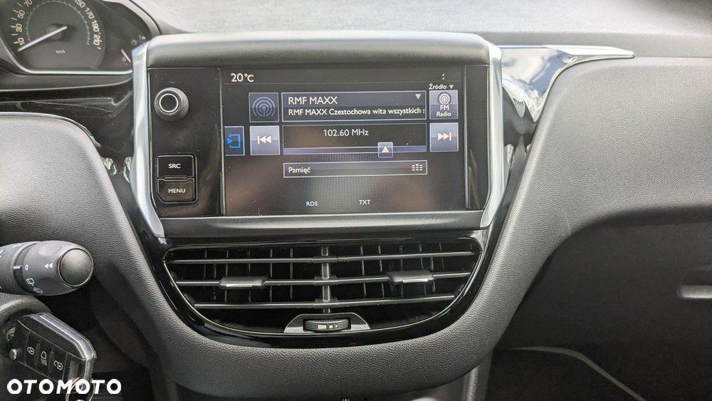 Peugeot 208 - 28