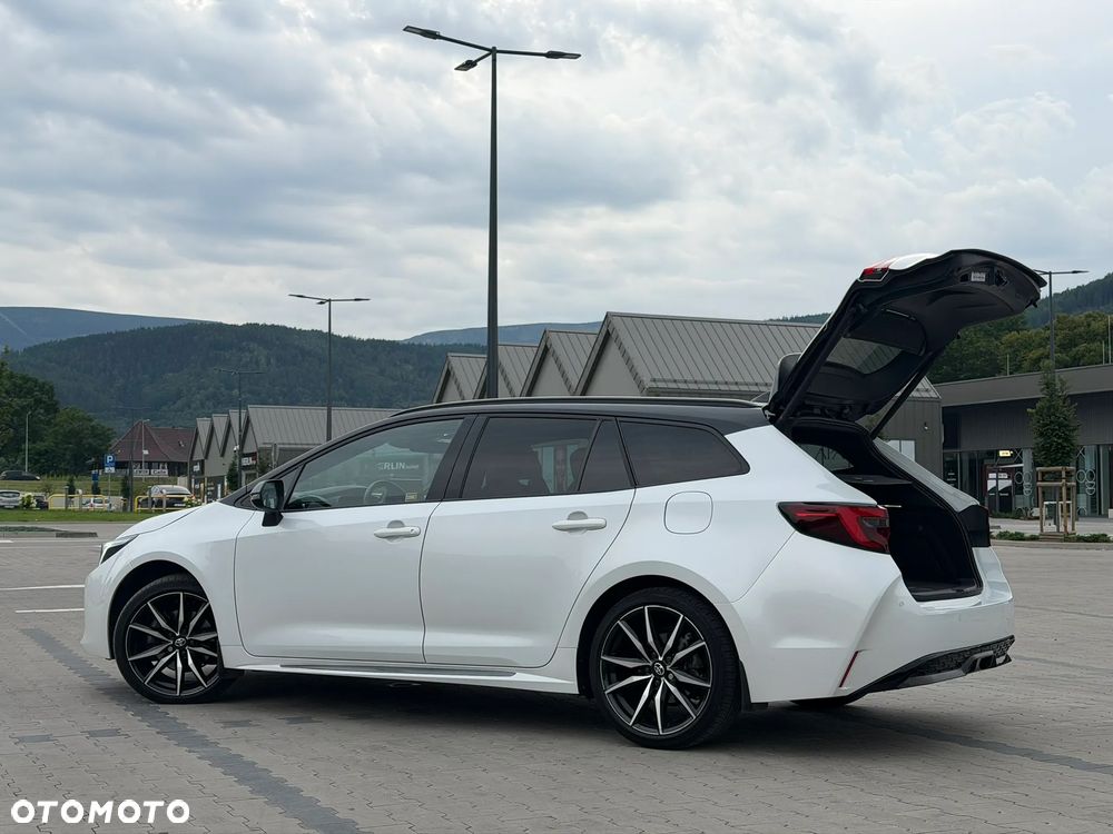 Toyota Corolla 2.0 Hybrid GR Sport Dynamic - 10