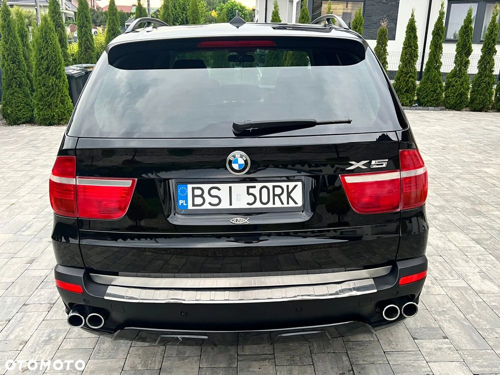 BMW X5 4.8i - 7