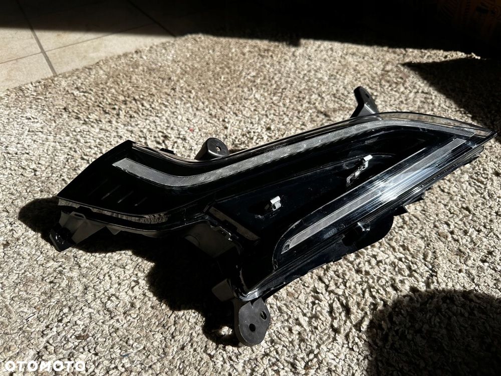 RENAULT MEGANE V 5 E TECH PRAWY HALOGEN LED ŚWIATŁO DZIENNE DRL 266009083R - 2