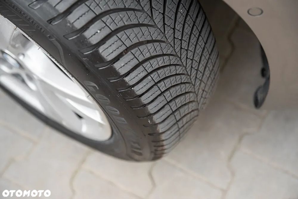 BMW Seria 2 - 35