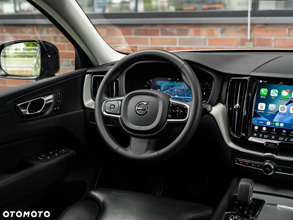 Volvo XC 60 B4 B Plus Dark - 32