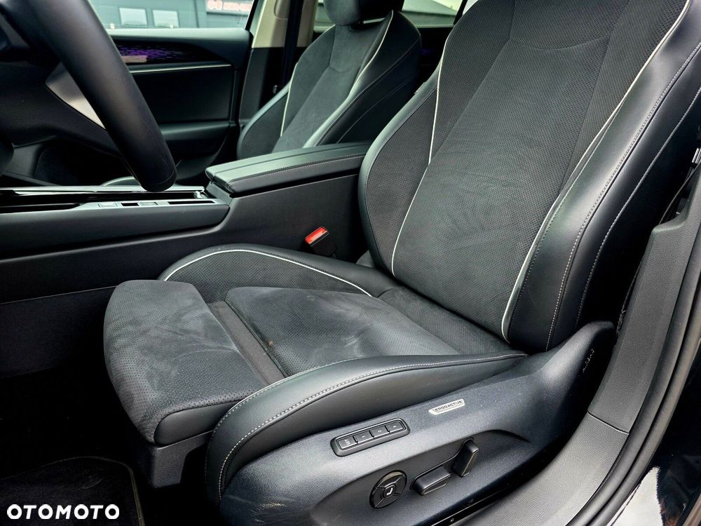 Volkswagen Passat Variant 2.0 TDI EVO Elegance DSG - 29
