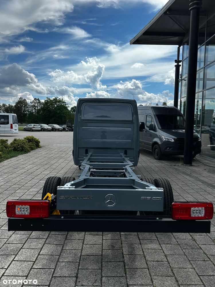 Mercedes-Benz Sprinter - 7