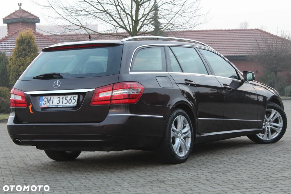 Mercedes-Benz Klasa E 250 CGI BlueEFFICIENCY 7G-TRONIC Avantgarde - 11