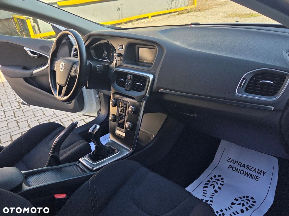 Volvo V40 T2 Momentum - 31