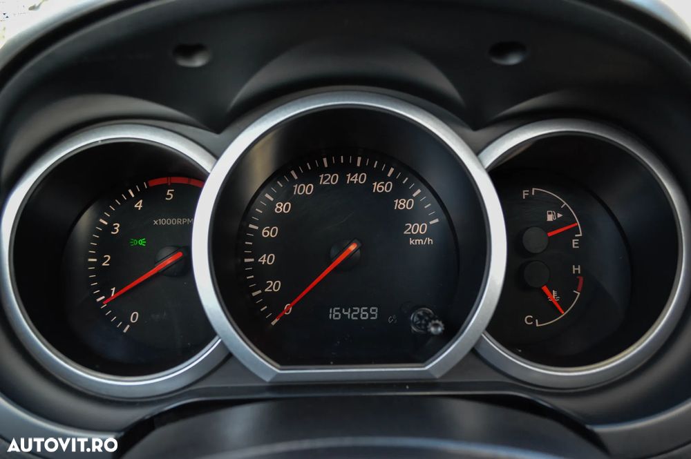 Suzuki Grand Vitara 1.9 DDiS Comfort DPF - 8