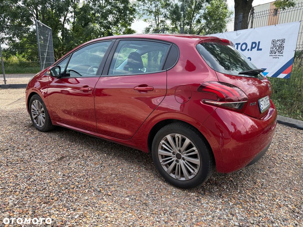 Peugeot 208 - 4