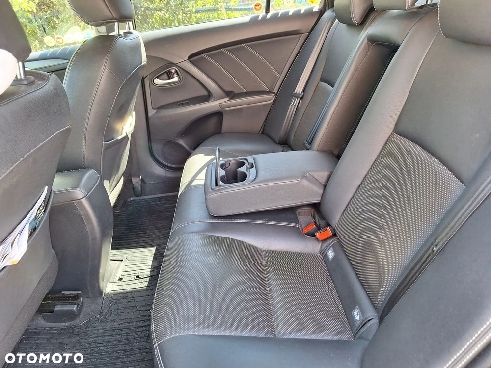 Toyota Avensis 1.8 Premium MS - 7