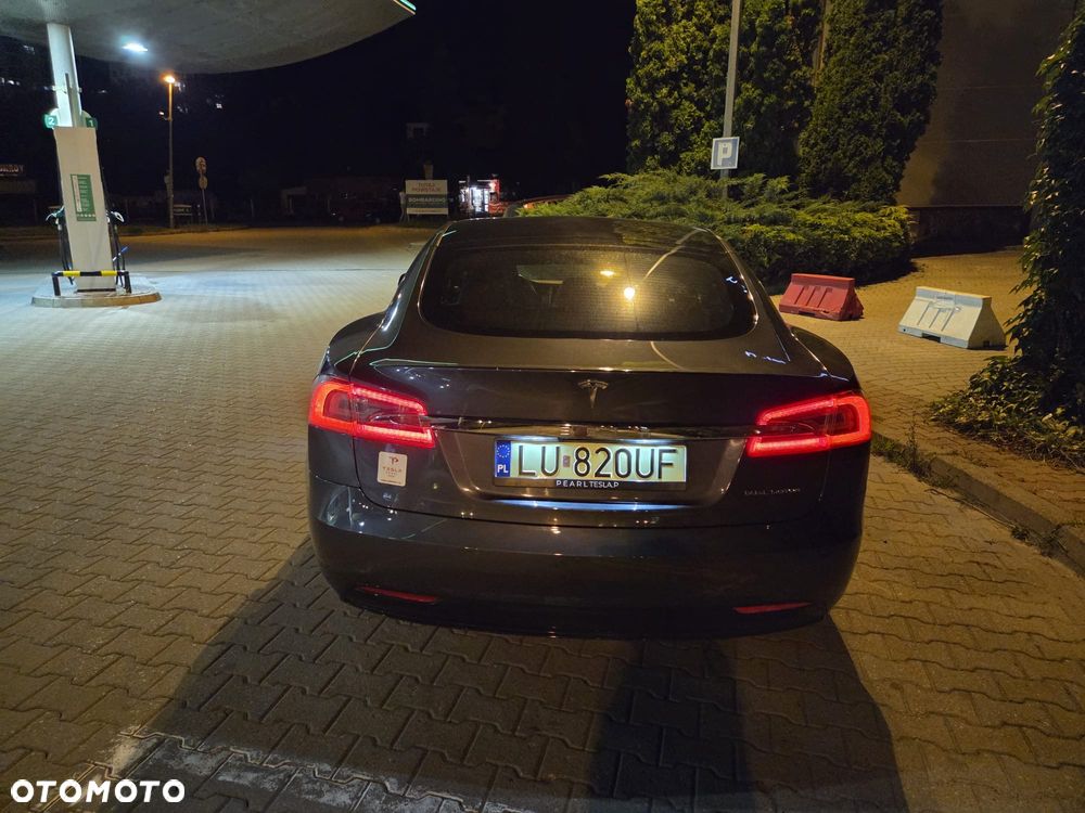 Tesla Model S - 9