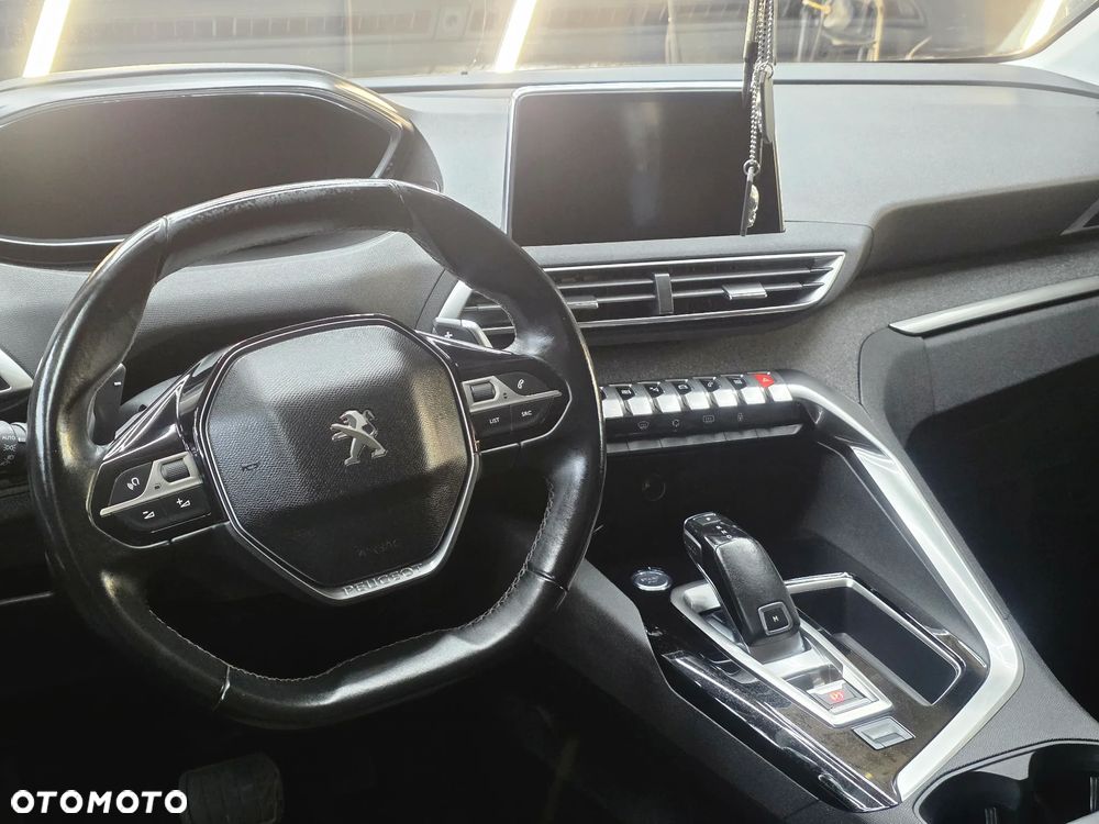 Peugeot 3008 1.6 BlueHDi Active S&S EAT6 - 11