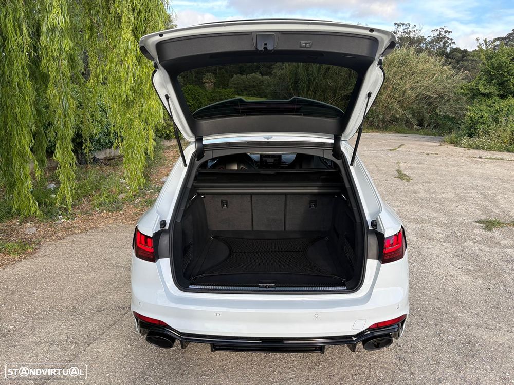 Audi RS4 Avant quattro tiptronic - 44