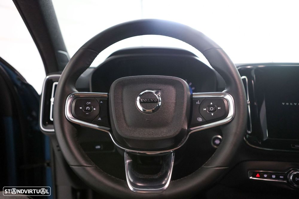 Volvo XC 40 2.0 B3 Plus Dark - 16