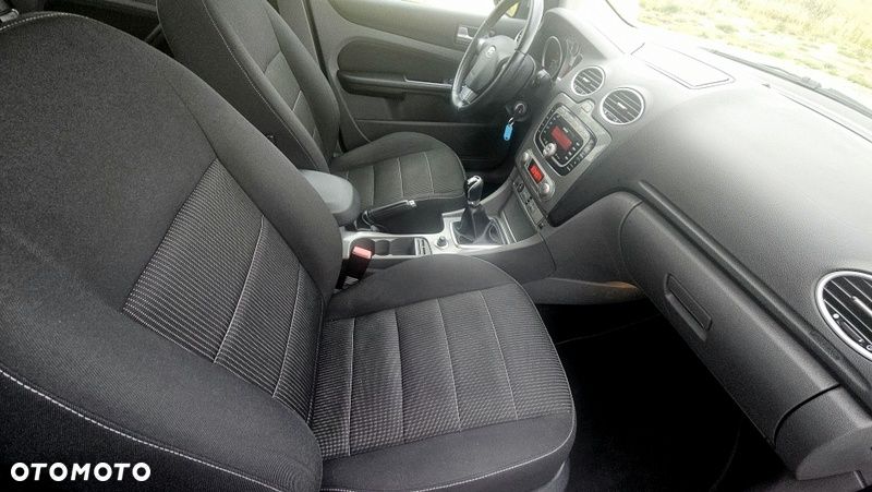 Ford Focus 2.0 16V Titanium - 25