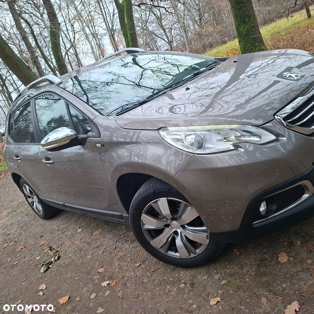 Peugeot 2008 1.2 Pure Tech Style S&S - 12