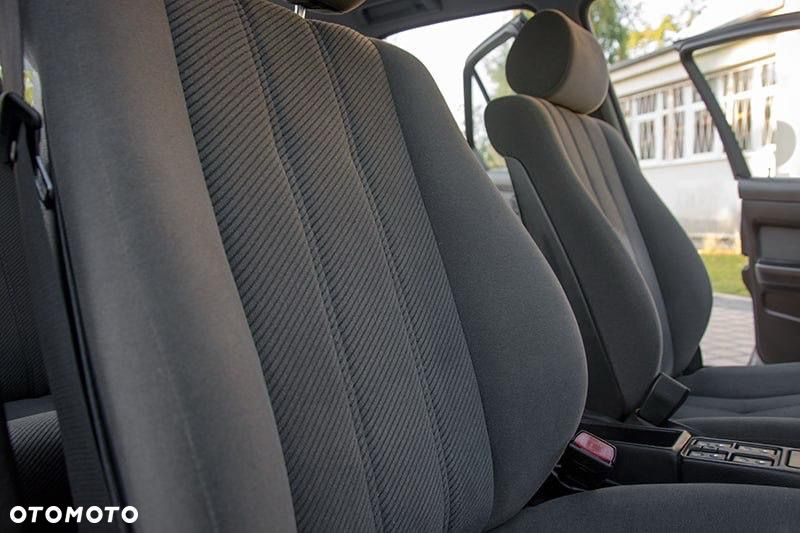 BMW Seria 5 525i - 22