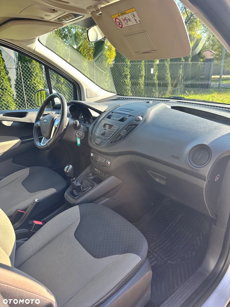 Ford Courier - 18