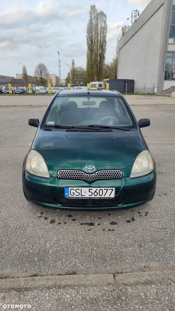 Toyota Yaris 1.0 Base - 2