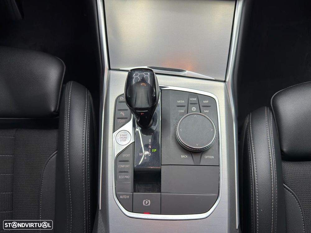 BMW 318 d Line Sport Auto - 30