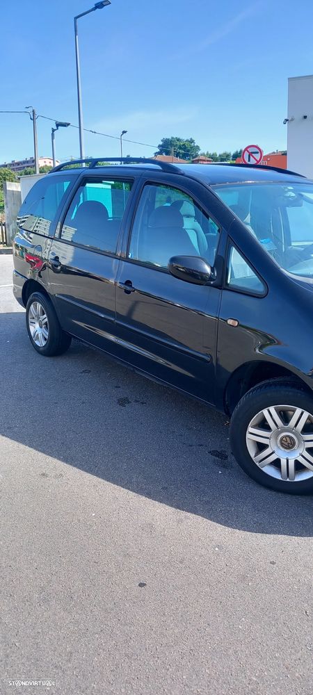 VW Sharan 1.9 TDi Confortline 7L - 1