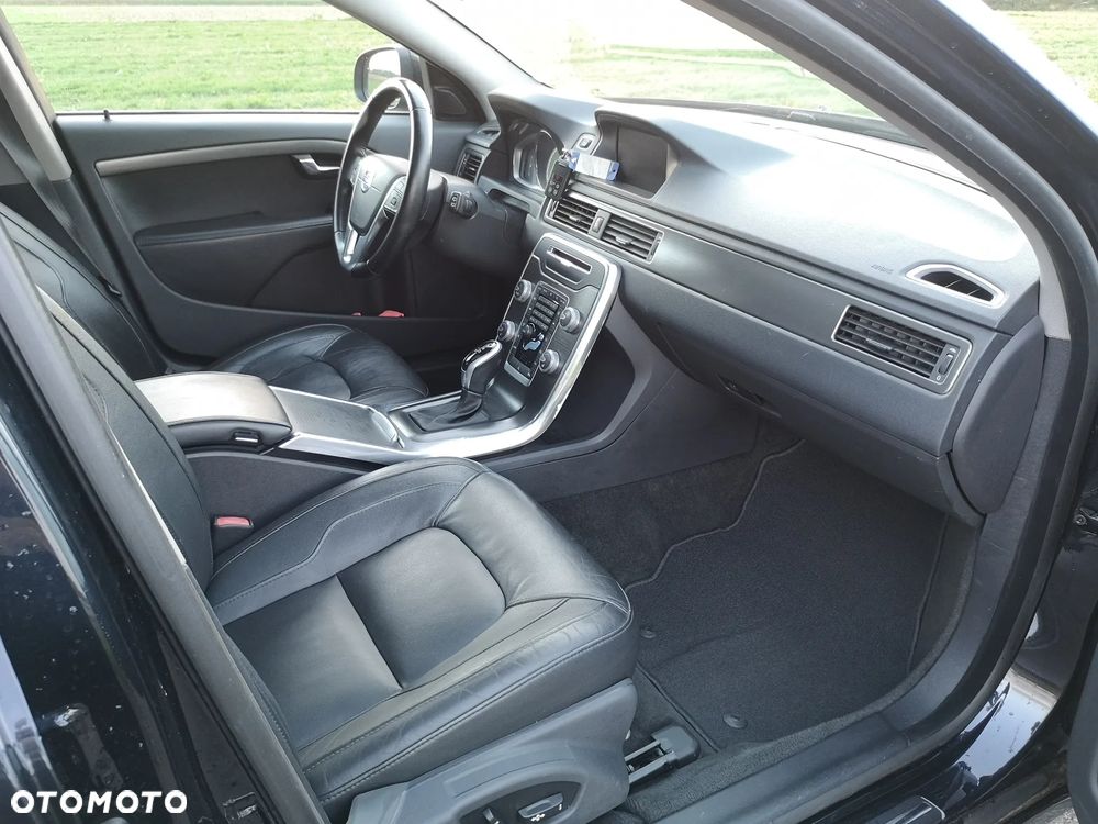 Volvo V70 D3 Geartronic Summum - 35