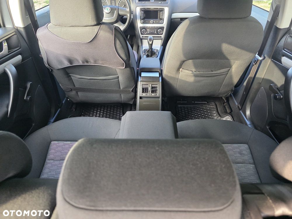 Skoda Octavia 1.6 TDI Family Plus - 9
