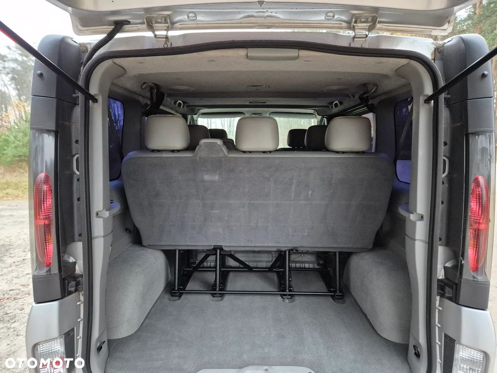 Renault Trafic dCi Passenger - 27