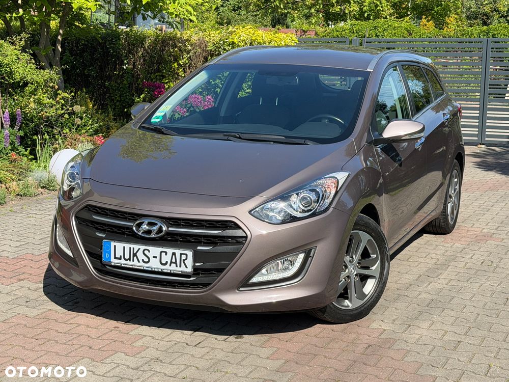 Hyundai i30 blue Kombi 1.4 YES Gold - 36