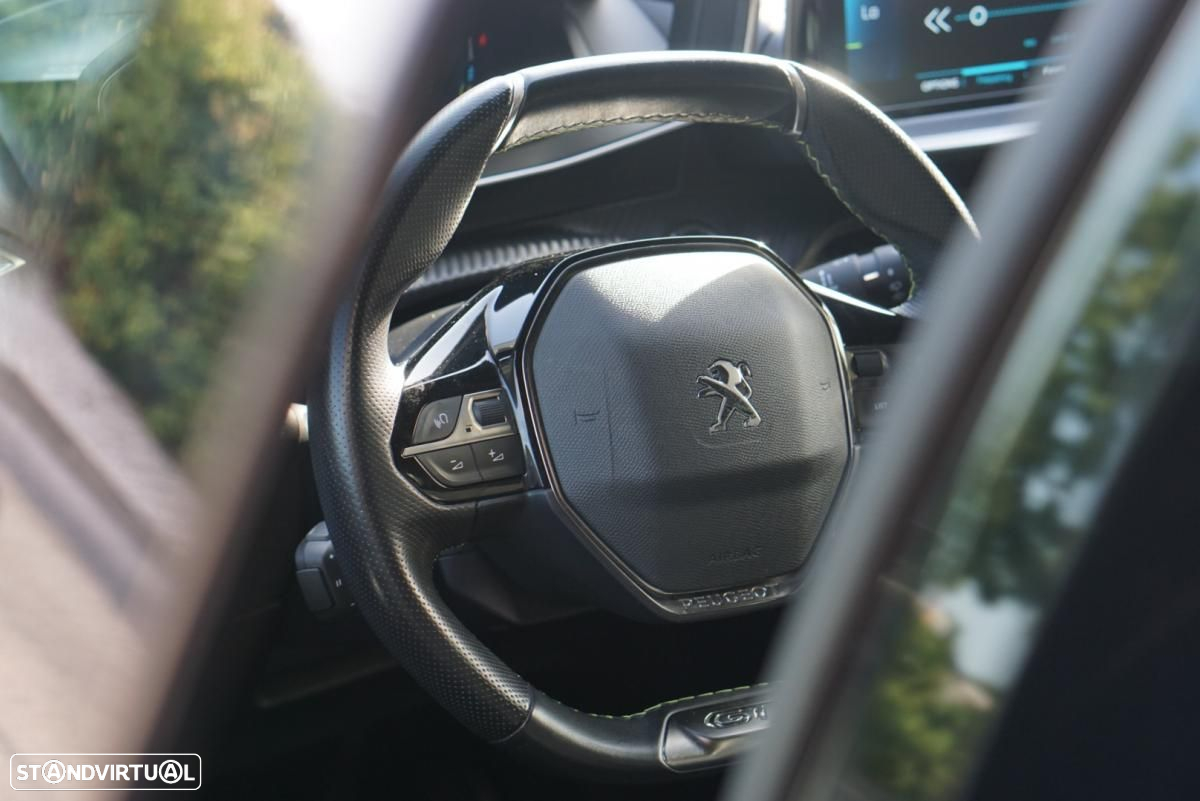 Peugeot e-2008 50 kWh GT - 13