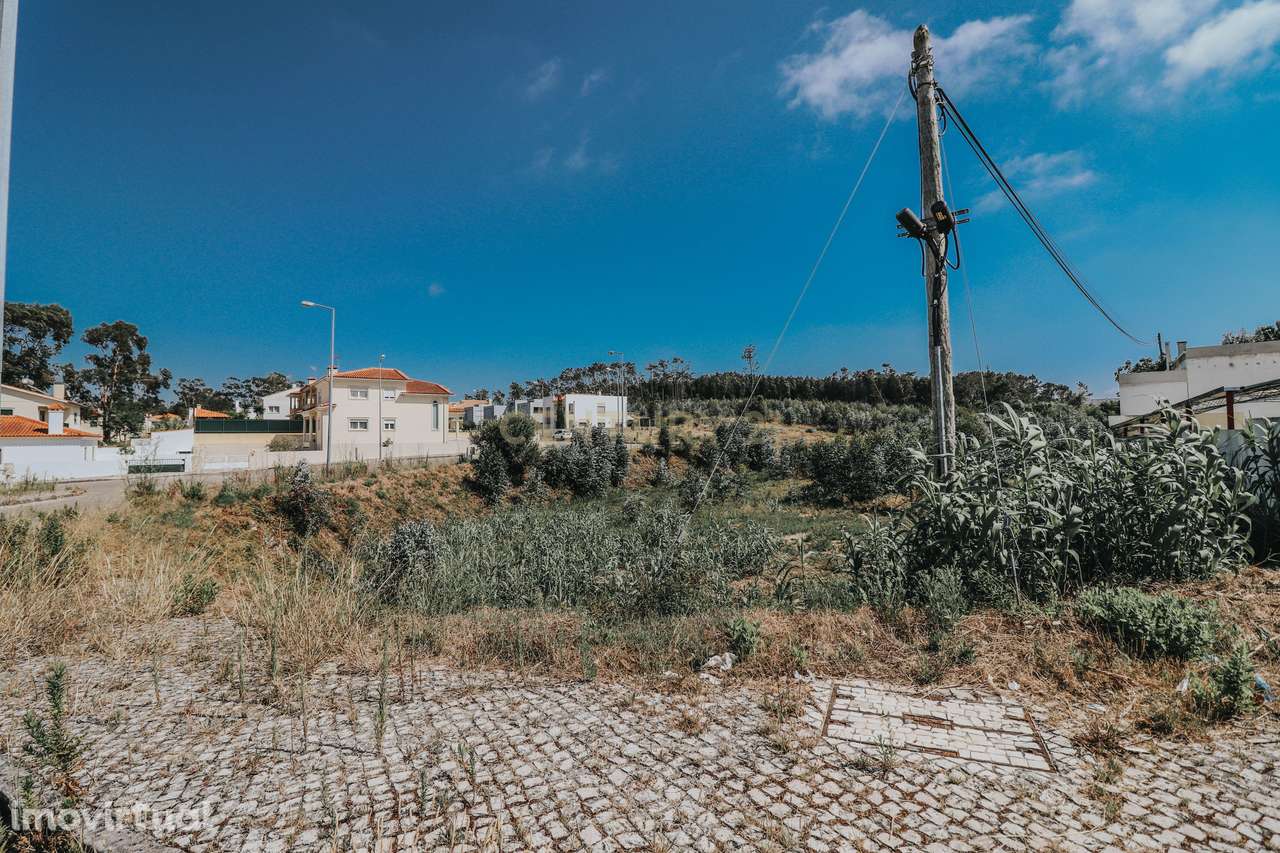 Terreno com capacidade de construção de uma ou várias moradias - Grande imagem: 4/15