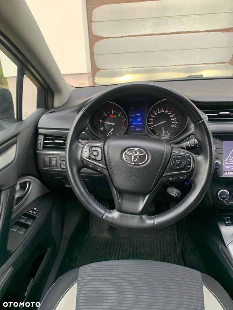 Toyota Avensis 2.0 D-4D Active Business - 29