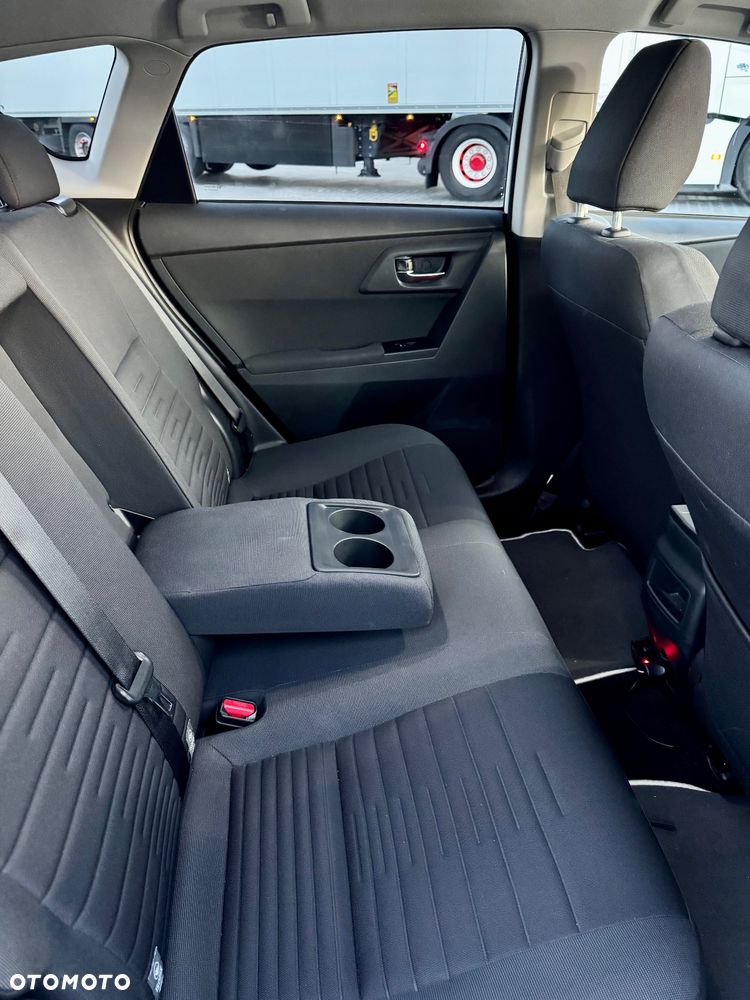 Toyota Auris 1.8 HSD Luna - 19