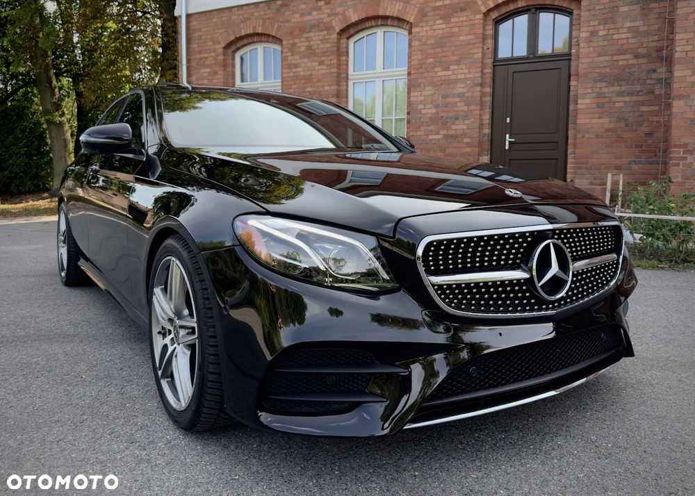 Mercedes-Benz Klasa E 300 9G-TRONIC AMG Line - 3
