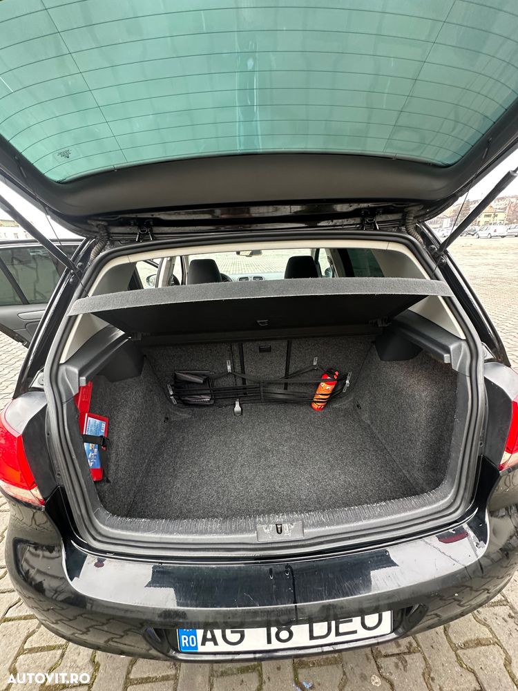 Volkswagen Golf 2.0 TDI DPF Style - 11