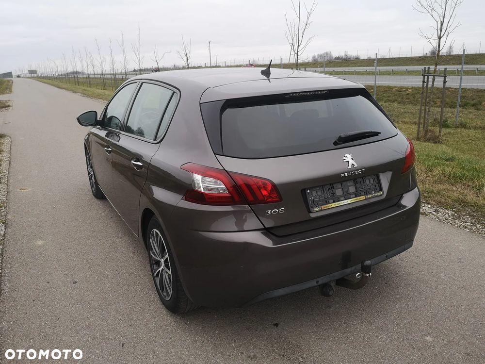 Peugeot 308 125 THP Allure - 11