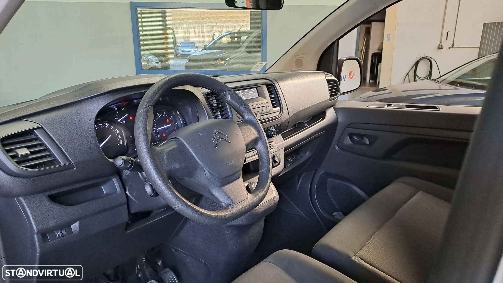 Citroën Jumpy 2.0 BlueHDi XL Semi-Vidrado EAT8 - 13