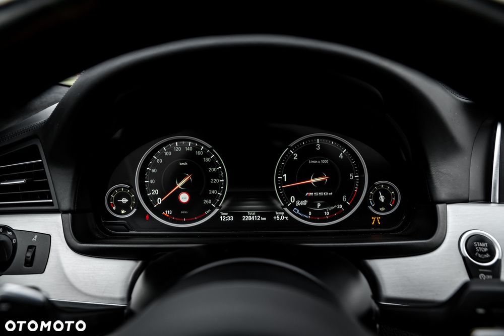 BMW Seria 5 M550d xDrive - 28