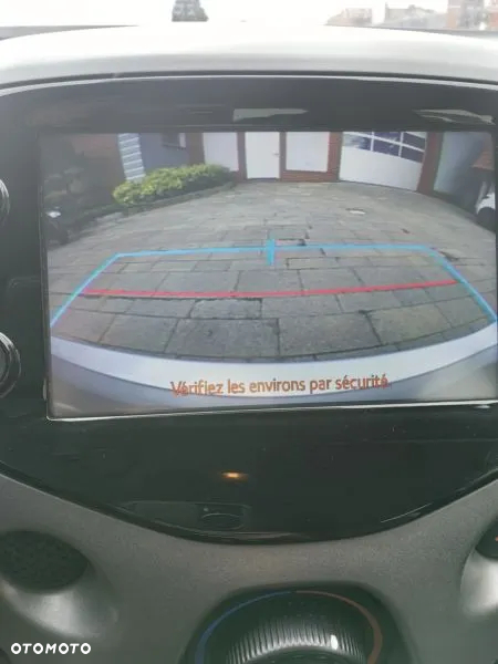 Toyota Aygo x.shift x-play connect - 23