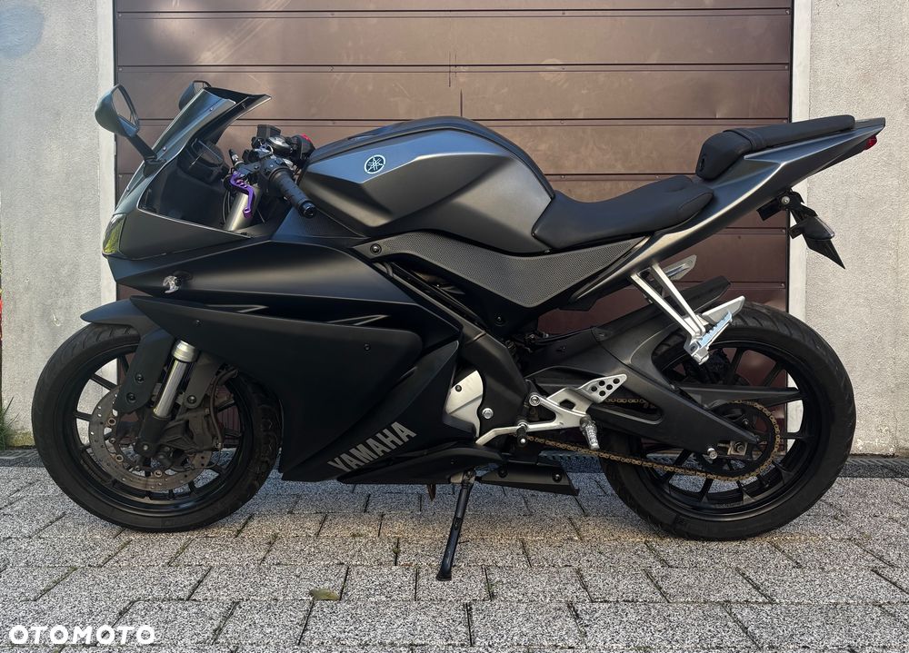 Yamaha YZF - 1