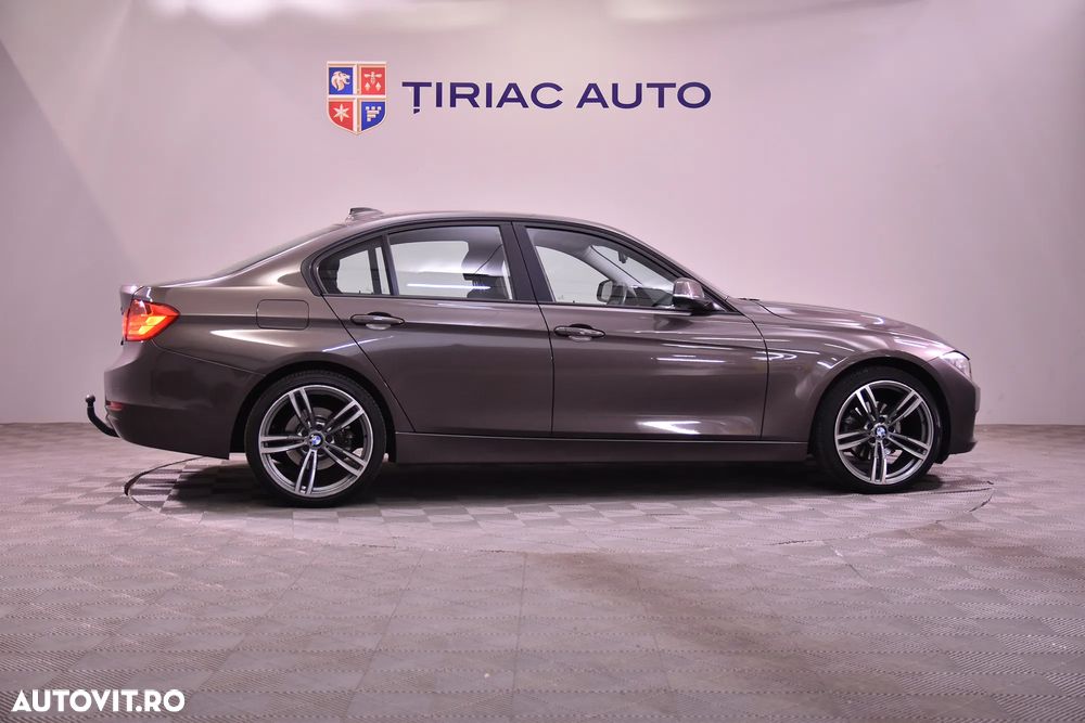 BMW Seria 3 320i Aut. - 6