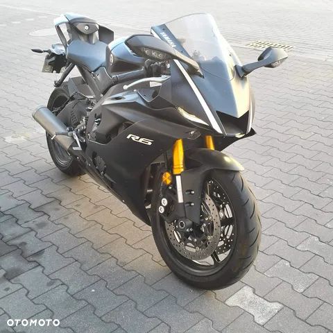 Yamaha R6 - 6