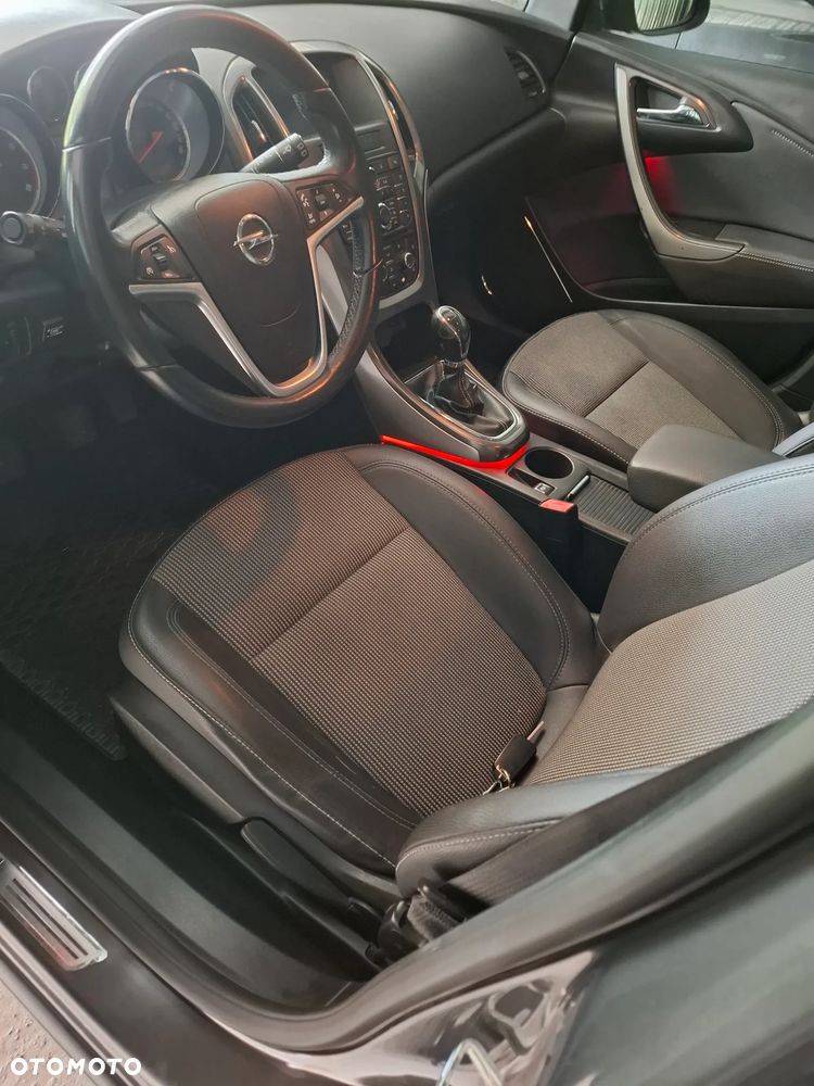Opel Astra 1.4 T Cosmo - 16