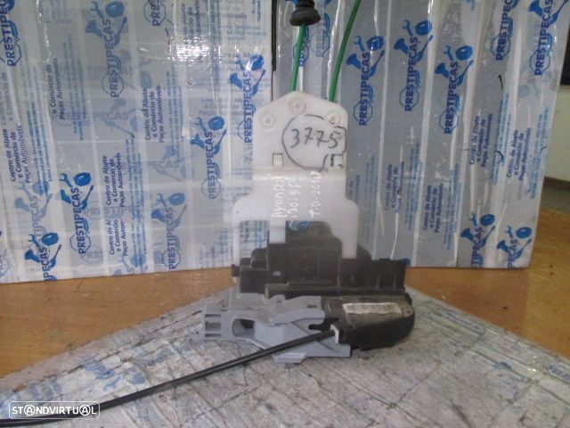 Fecho 814202L000 HYUNDAI I30 2010 TD 4 PINOS HYUNDAI I30 2010 1.6CRDI  16V 115CV 5P CINZA T DRT 4 PINOS - 1