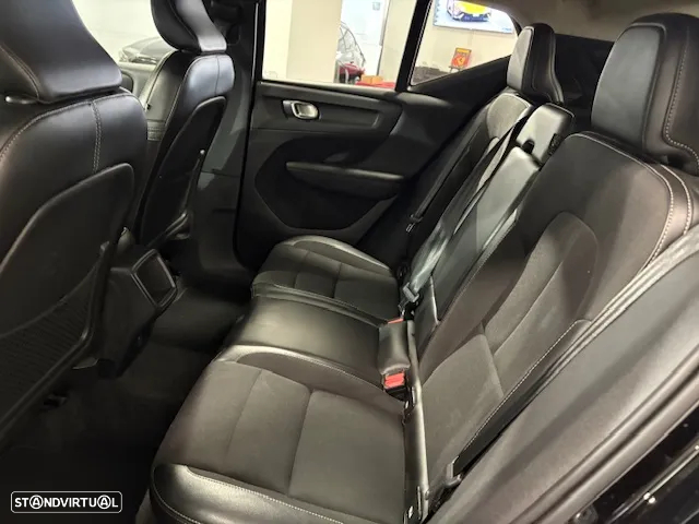 Volvo XC 40 2.0 D3 Momentum Plus - 12