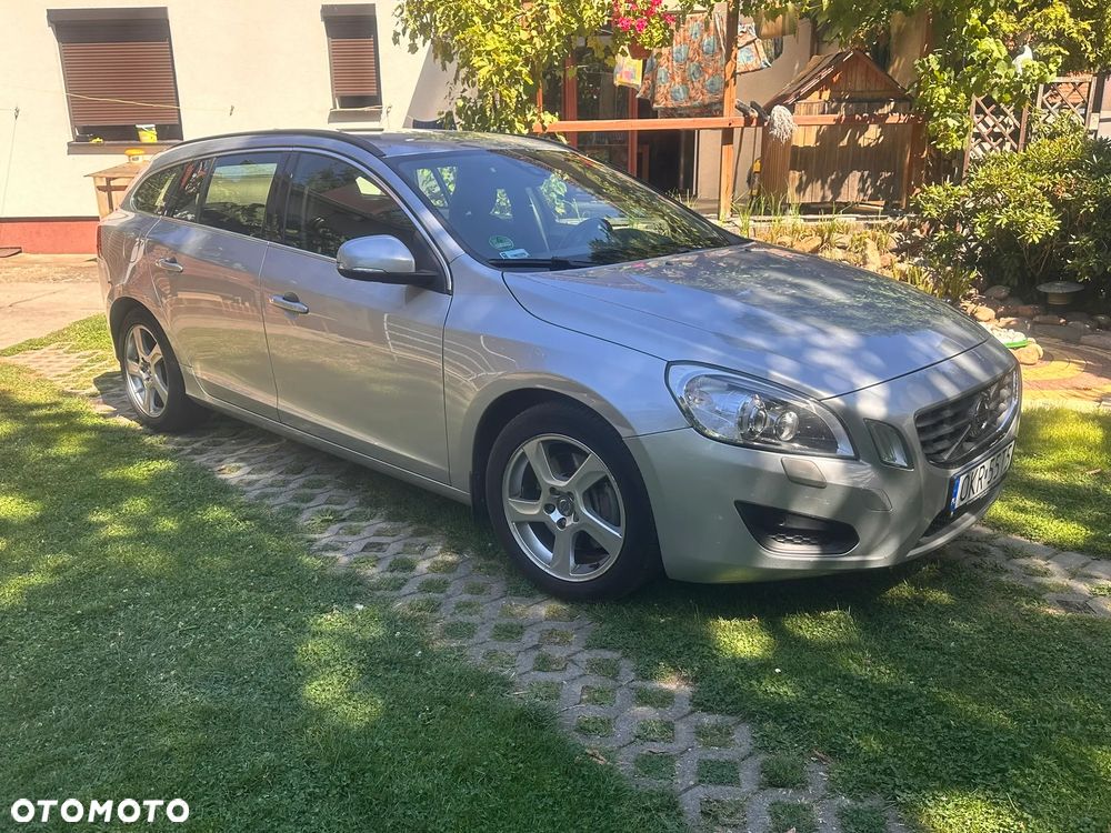Volvo V60 D5 Geartronic Momentum - 6