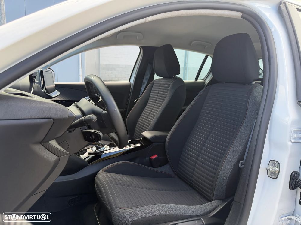 Peugeot e-208 Active - 11