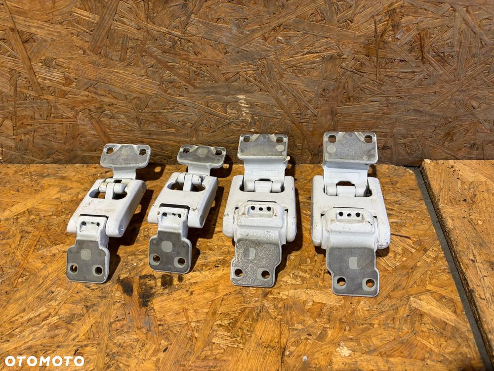 Sprinter 907 910 Zawiasy A9107408900 A9107409500 A9107409000 A9107409600 - 3