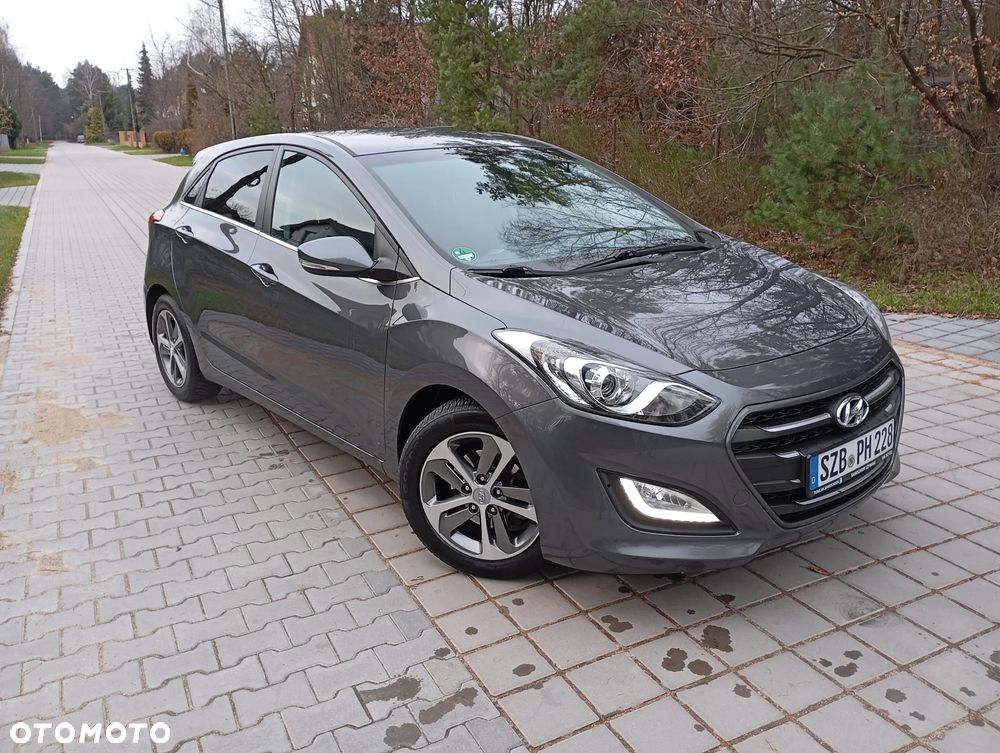 Hyundai i30 blue 1.4 YES Silver - 1
