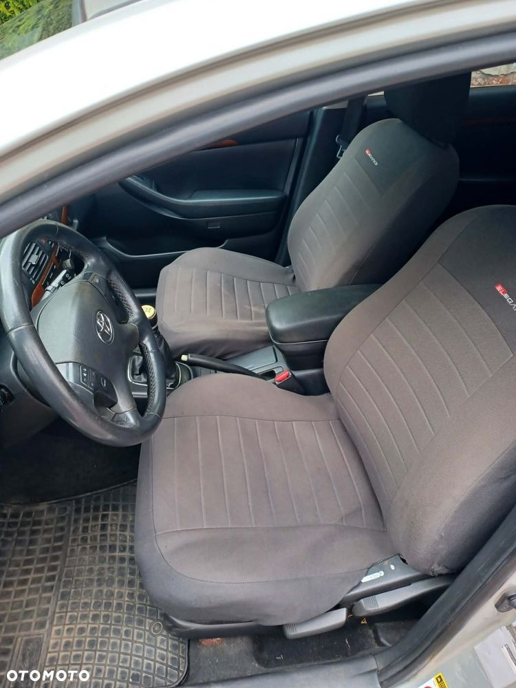 Toyota Avensis - 6